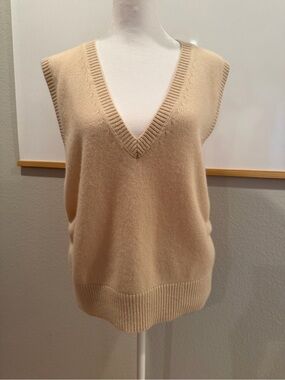 Boden Blush V-Neck Sleeveless Knit Vest